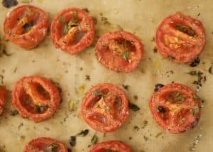 roasted-tomatoes-for-salad-www.seasonedkitchen.com