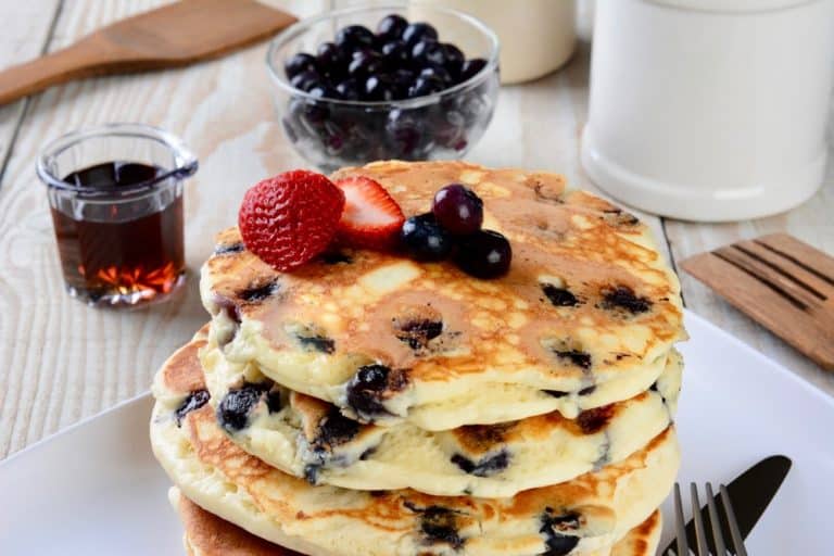 Blueberry-buttermilk-pancakes-recipe