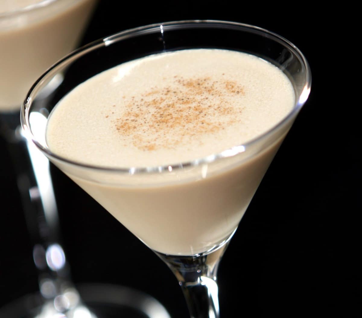 martini glass filled with a Frozen Brandy Alexander