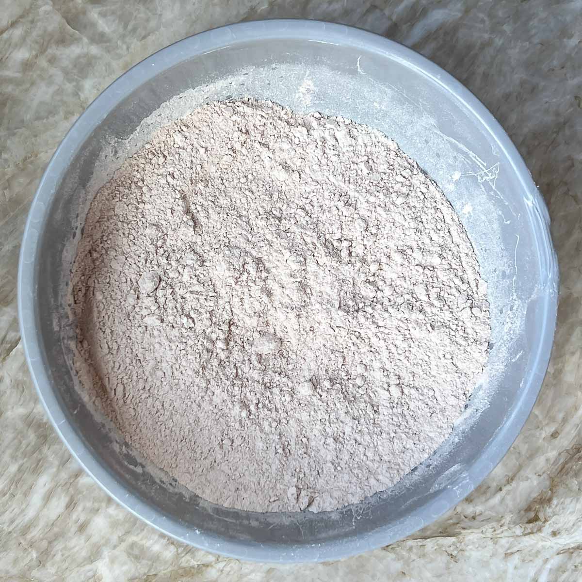mixing bold holding mixed dry ingredients